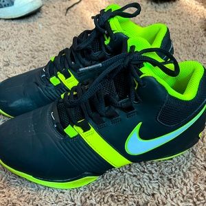 Nike black and neon yellow 3.5 y